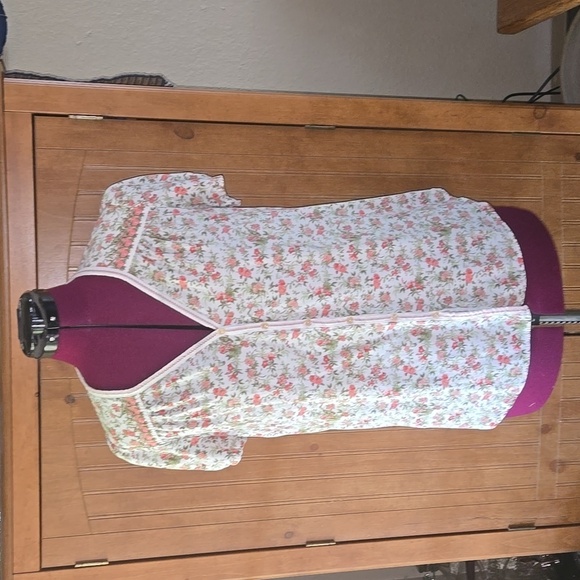 Max Studio Short Sleeves Top - Picture 1 of 8